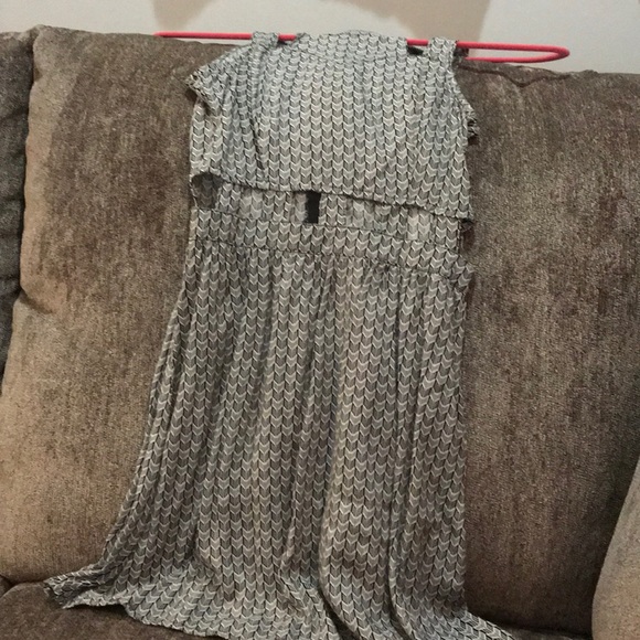H and m cut out geometric dress. Size xsmall - Picture 1 of 3